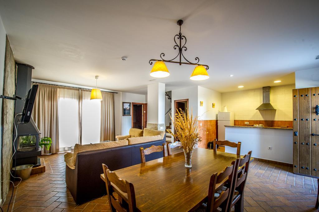 Apartamentos La Venta Del Charco Cardeña Kültér fotó
